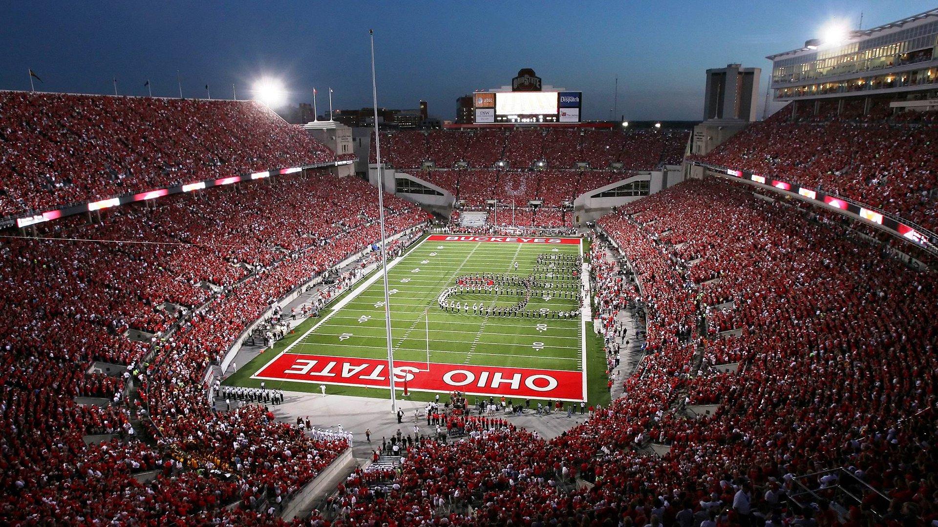 世界杯激战正酣，豪门对决引爆全球热潮，新星闪耀改写足坛格局-